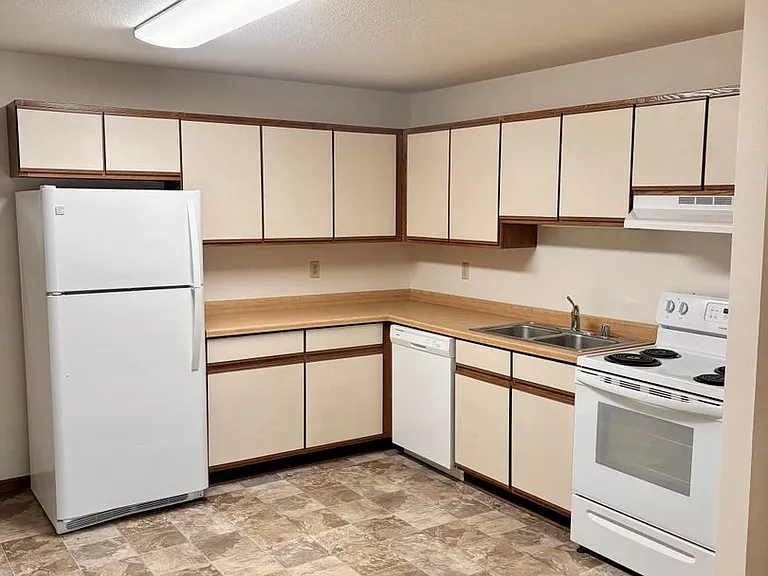 4908 Coventry Ct — Photo 17