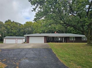411 Cook Road Rd, Saint Joseph, MO 64506
