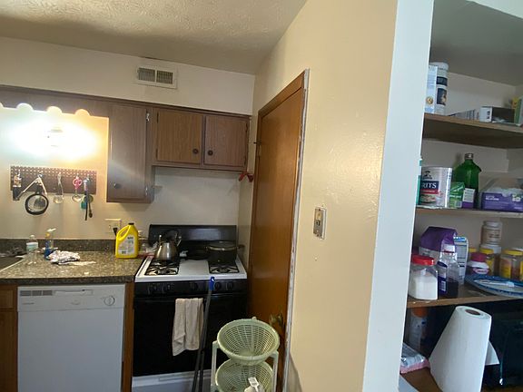 4th image of 174 E 12th Ave APT B