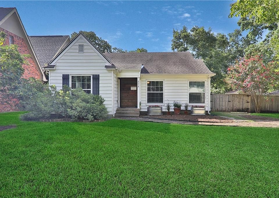 1st image of 8648 Forest Hills Blvd