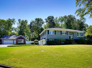 5 Harris Dr, Burlington, MA 01803