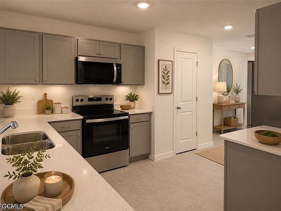 3rd image of 9003 E Castle Cir