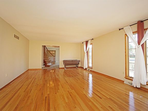 5th image of 7650 Oceola Ln