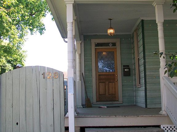 4th image of 128 Wilson Ave #128