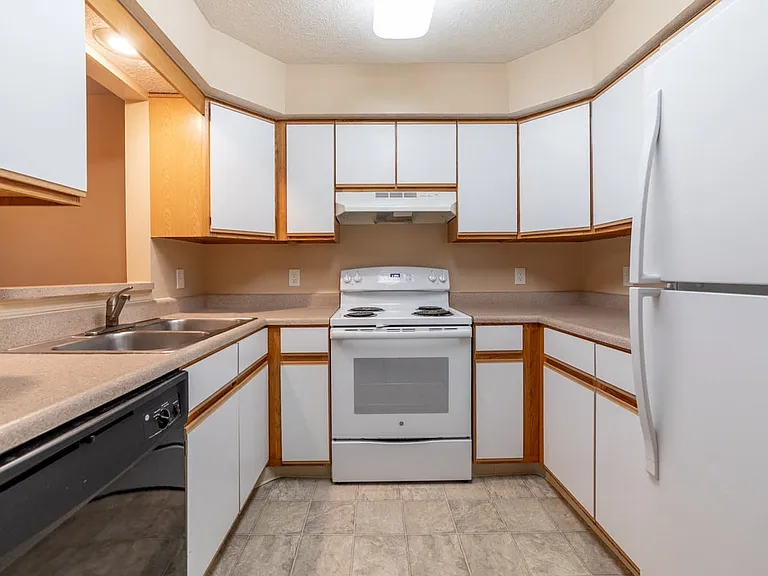Bradford Ridge — Photo 17