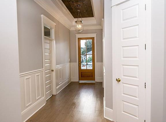 2nd image of 5553 Cameron Blvd