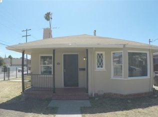 9345 Peach St, Oakland, CA 94603