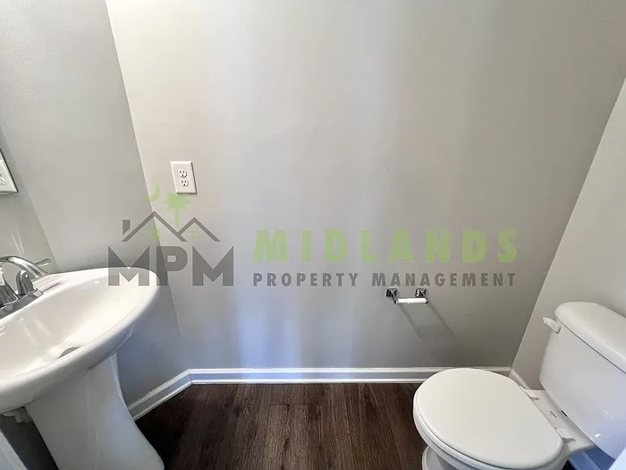 3 bed, 2.5 bath, 1941 sqft, $2,100 — Photo 4