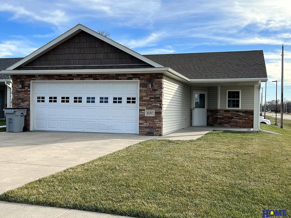 1st image of 691 Denise Dr