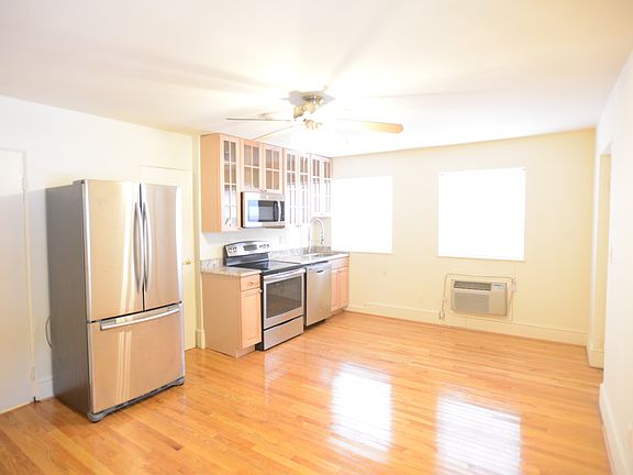3rd image of 1320 Jefferson Davis Hwy APT 7