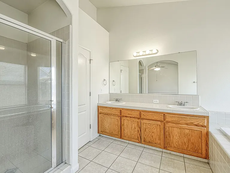 W Celeste Ave — Photo 3