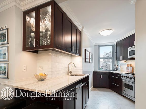 3rd image of 2021 Broadway #9D