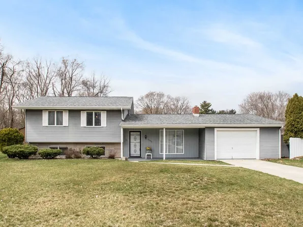 57413 NE Ce Dah Dr, Elkhart, IN 46516