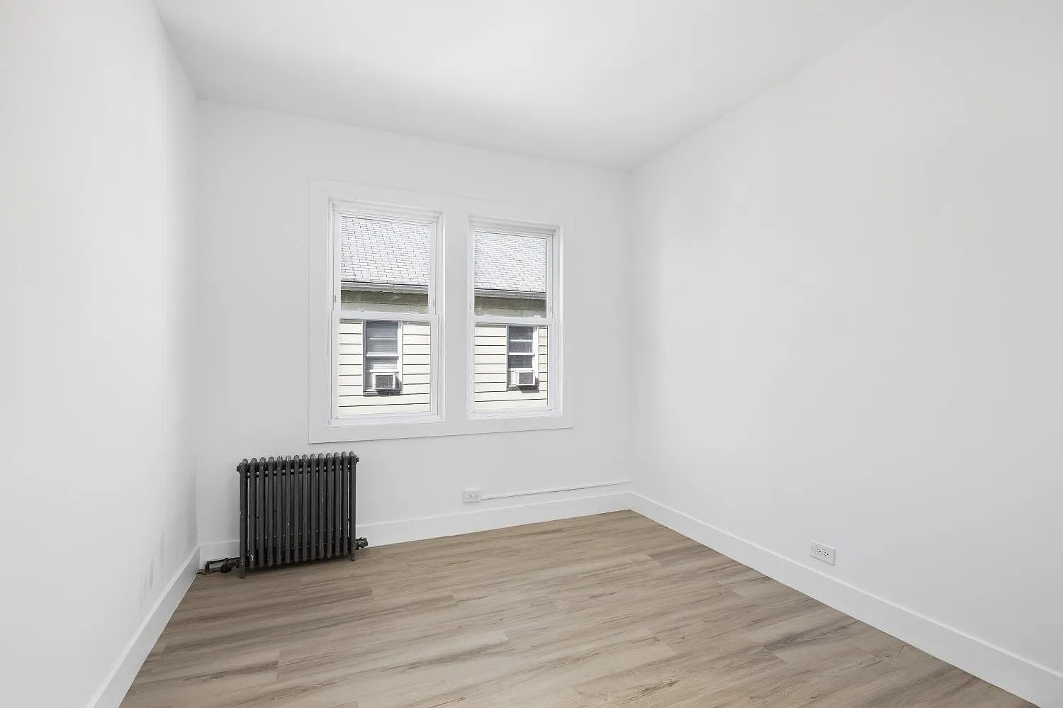 3 bed, $2,800 — Photo 1