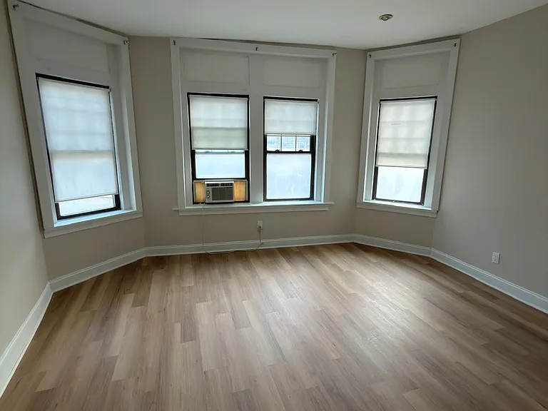394 Riverway #3 — Photo 2