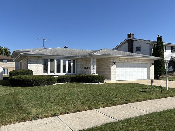2nd image of 10916 Kingston St
