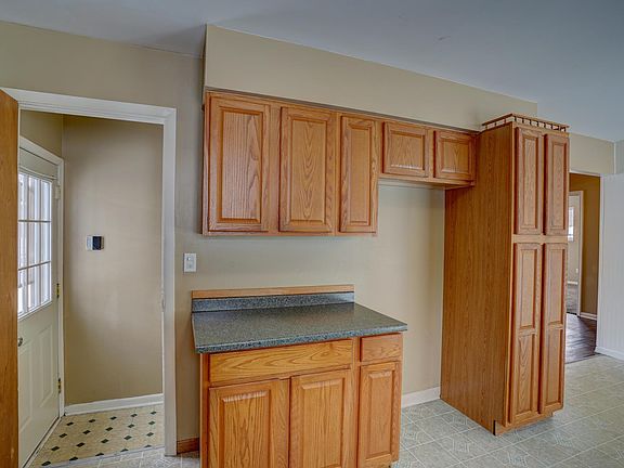 5th image of 3001 Hampstead Dr