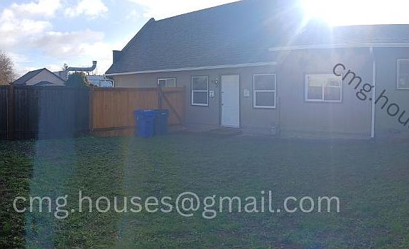 3rd image of 5436 Yakima Ave