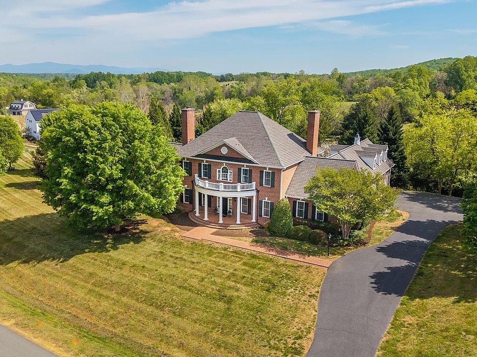 1st image of 515 Rocks Farm Dr