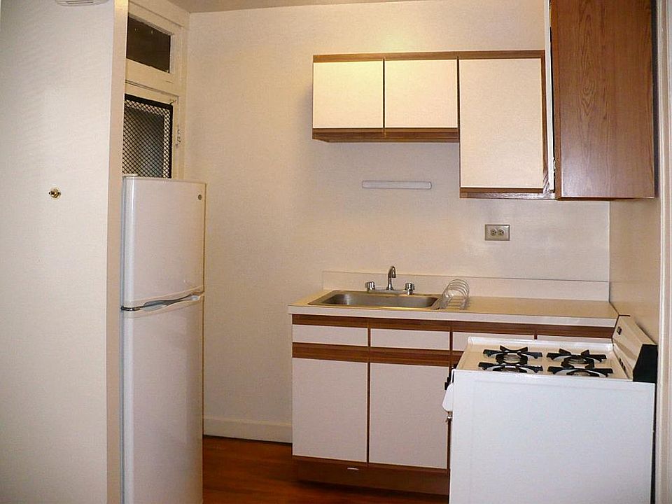 1st image of 927 W Oakdale Ave APT 2G