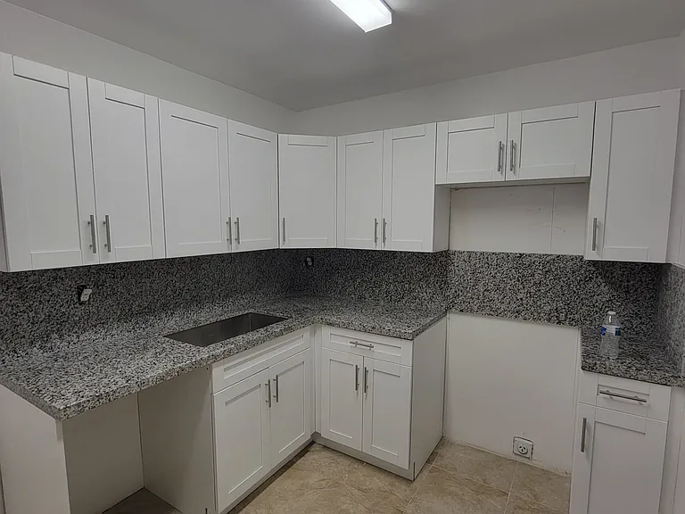 4334 NW 9th Ave #9-3 — Photo 2