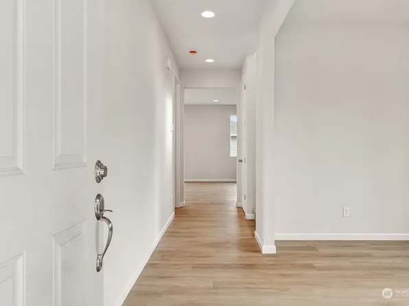 10344 Batten Ln NW, Bremerton, WA 98311