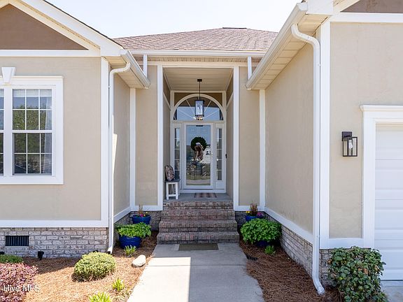 2nd image of 112 Carlyle Circle