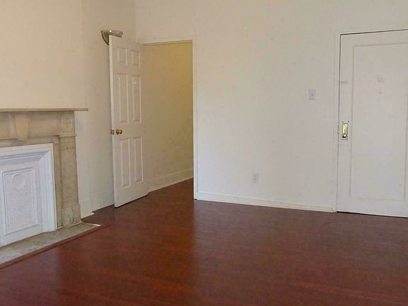 5th image of 419 W 44th St APT 4E