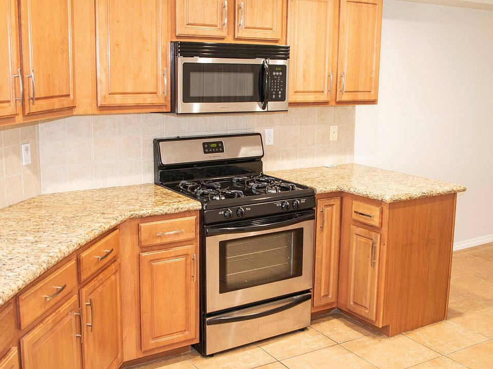 1st image of 4854 Laurel Canyon Blvd #112