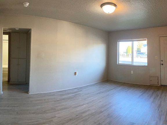 2nd image of 421 N 11th Ave