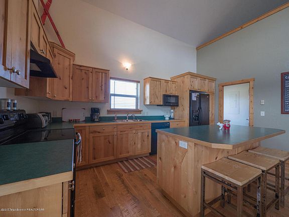 3rd image of 940 Teague Ave