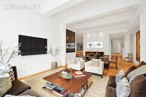 Sold by Compass | media 21