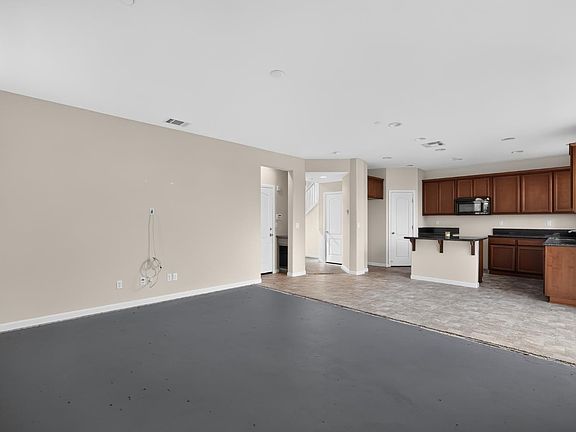 4th image of 1203 Landmark Cir