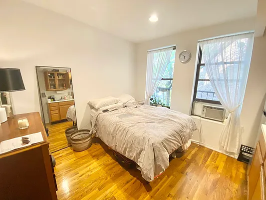 Rented by J PRESTON AND ASSOCIATES INC | media 7