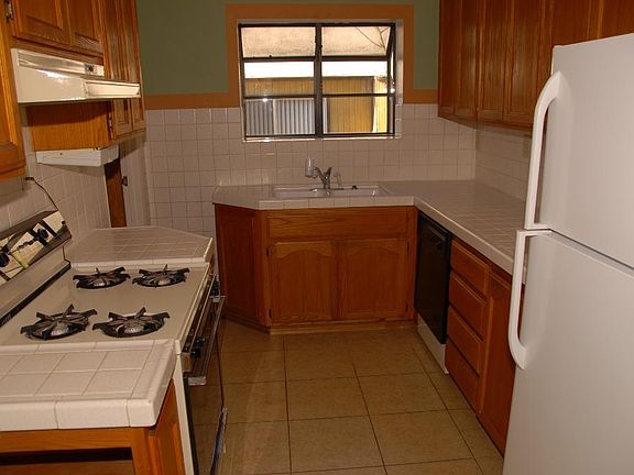 5th image of 4520 Kensington Dr