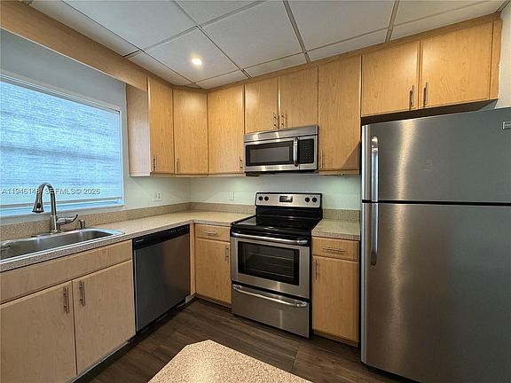5th image of 4320 Washington St APT 214