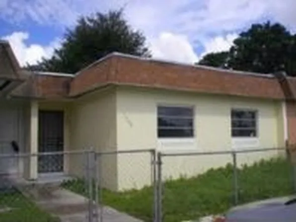 3906 NW 207th St, Miami Gardens, FL 33055