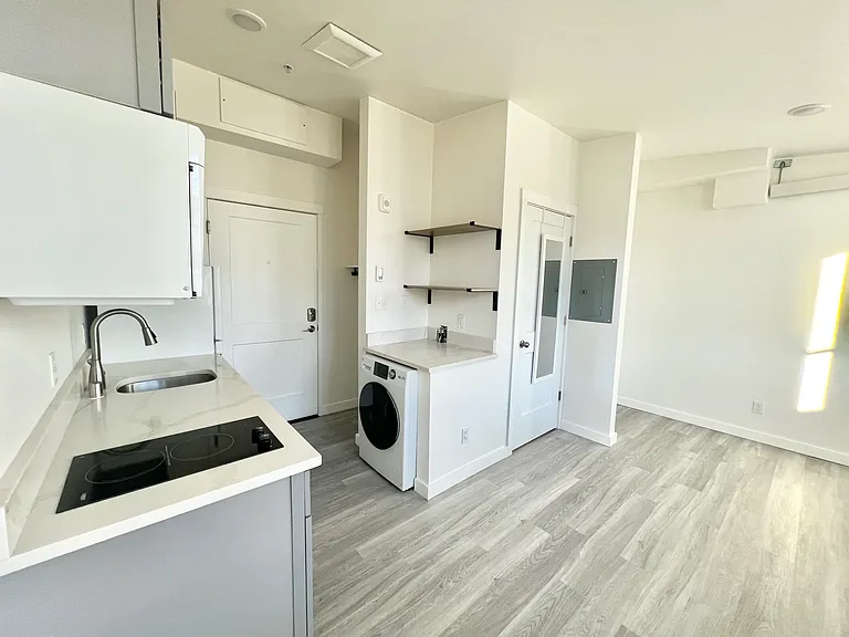 Unit 403 - $1,195, available to rent now