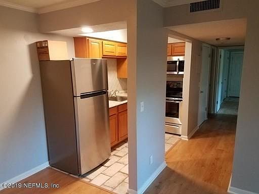 3rd image of 3307 Mayflower St APT 4