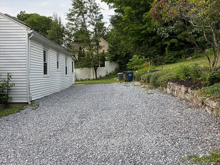 8 Nashua Rd — Photo 24