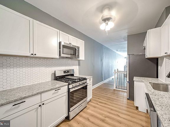 4th image of 746 Dolphin St