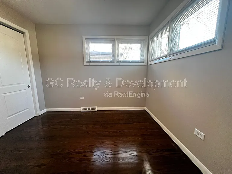 9121 S Utica Ave — Photo 13