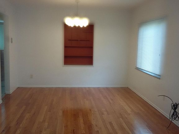 4th image of 3448 Longview Dr