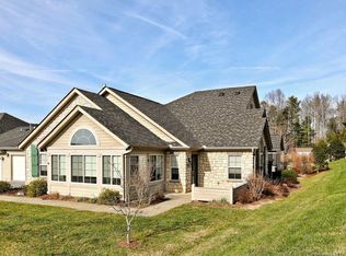 29 Cameo Dr #32B, Flat Rock, NC 28731
