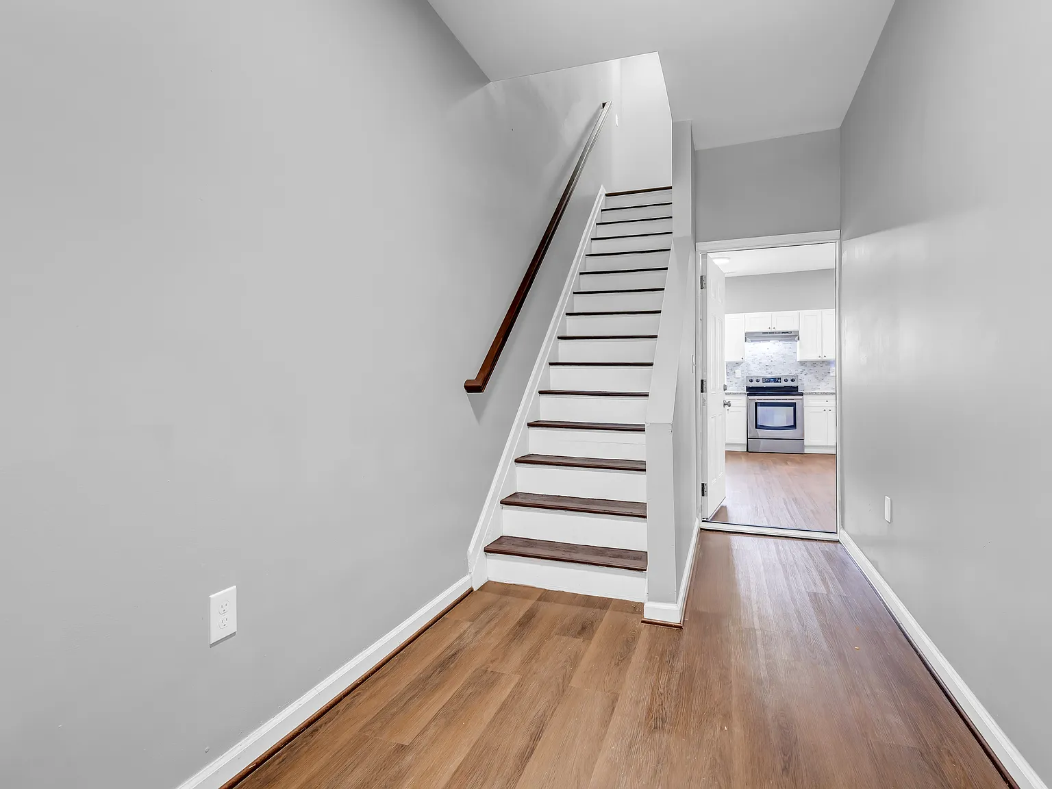 2 bed, 1500 sqft, $1,995 — Photo 4