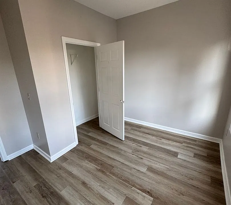 1015 Main St