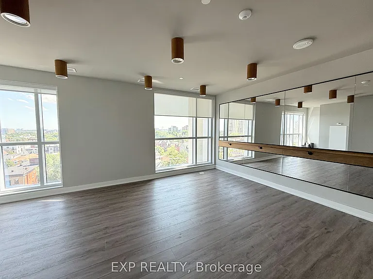 560 Rideau St #423 — Photo 40