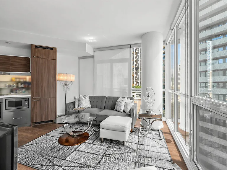 45 Charles St E #1509 — Photo 8