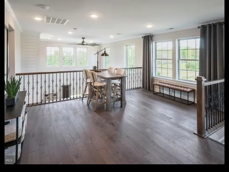 409 Sanctuary Ct — Photo 10