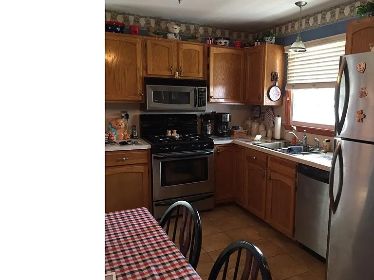 19 College Ave — Photo 3